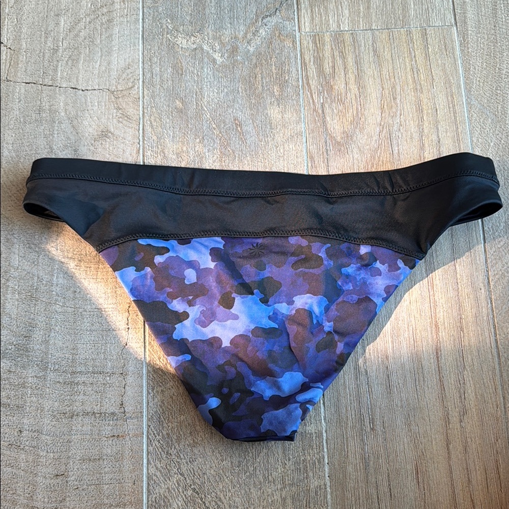 Athleta Blue Floral Strappy Bikini Top with Black Trim - Picture 5 of 15